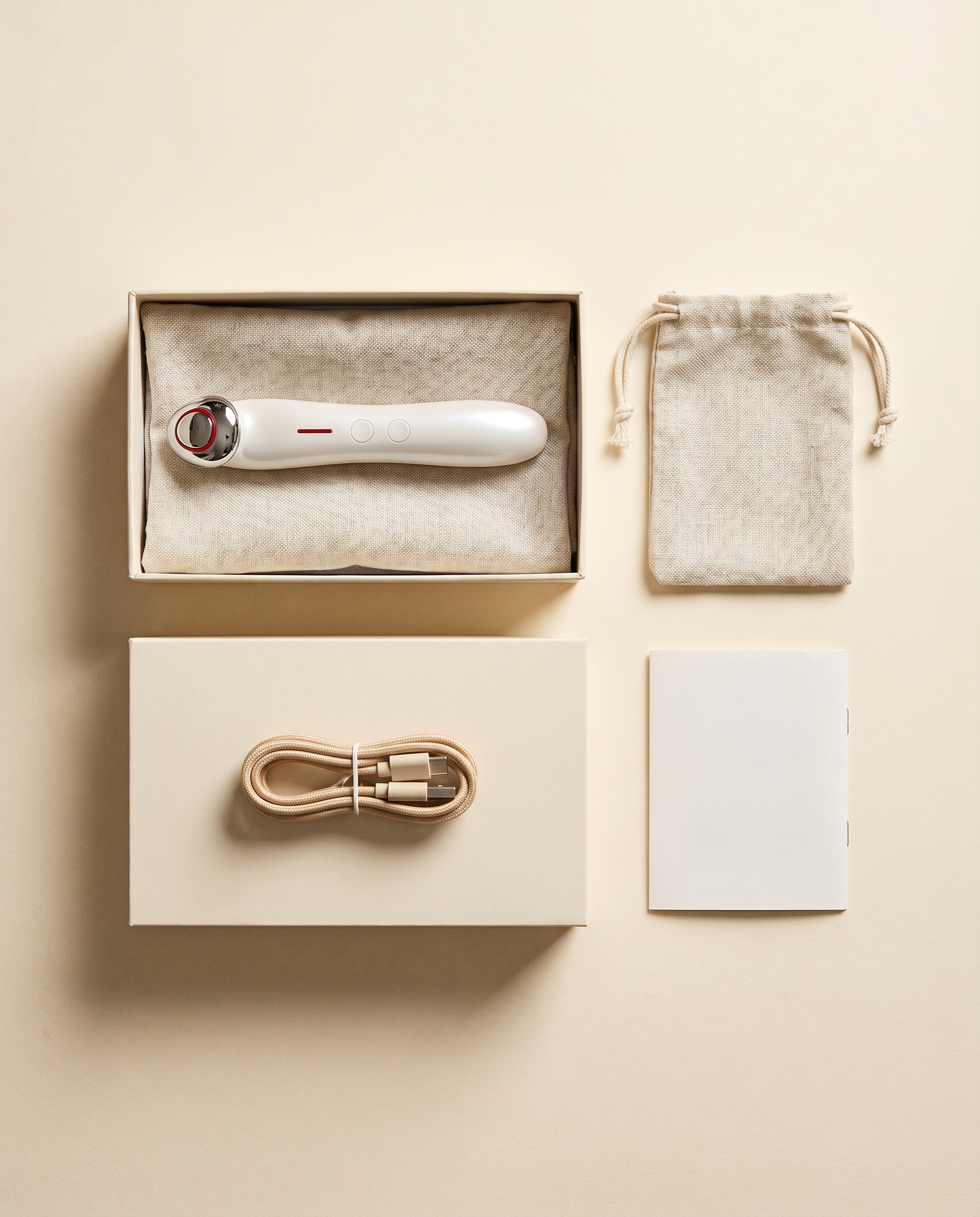 Halmeoni Piec — pudełko otwarte, w środku urządzenie, kabel USB-C, lniana torebka.